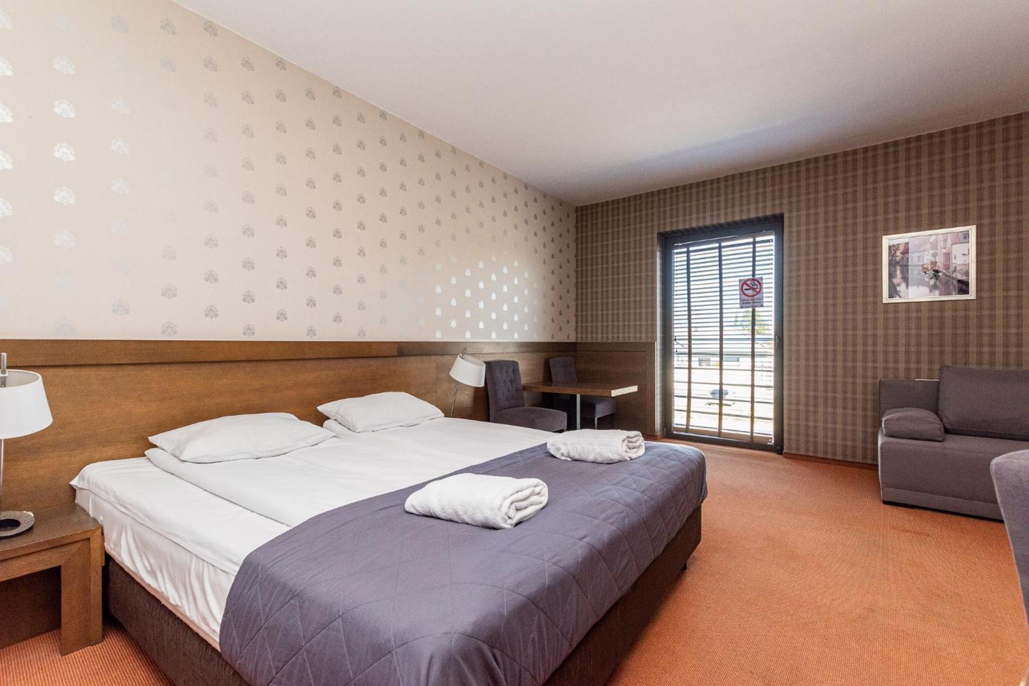 Hotel Willowa ルブリン エクステリア 写真