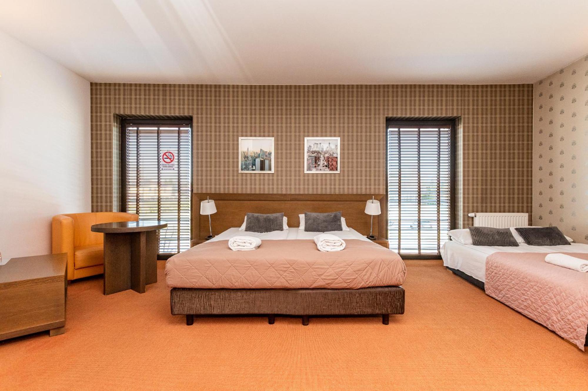 Hotel Willowa ルブリン エクステリア 写真