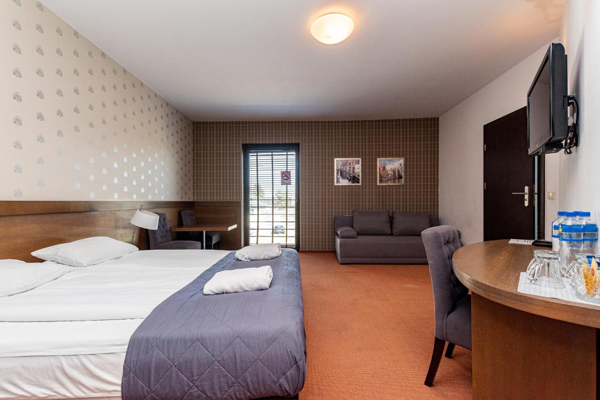 Hotel Willowa ルブリン エクステリア 写真