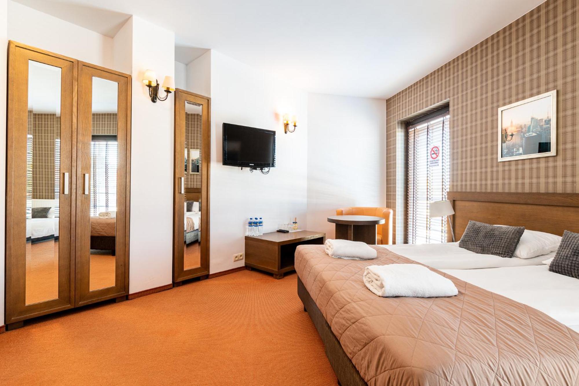 Hotel Willowa ルブリン エクステリア 写真