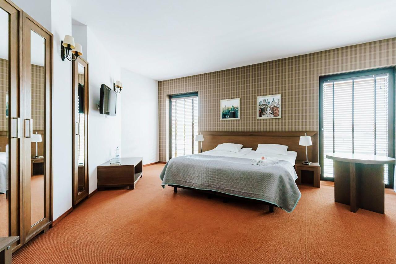 Hotel Willowa ルブリン エクステリア 写真