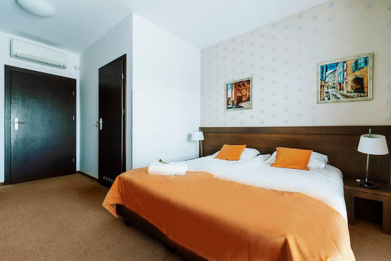 Hotel Willowa ルブリン エクステリア 写真